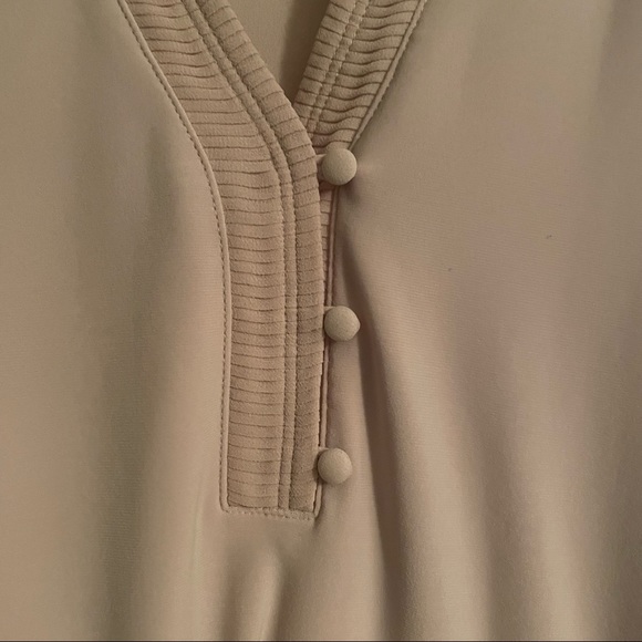 White House Black Market Pink V-Neck Tank w/ 3 Buttons - Size Small - Picture 4 of 8